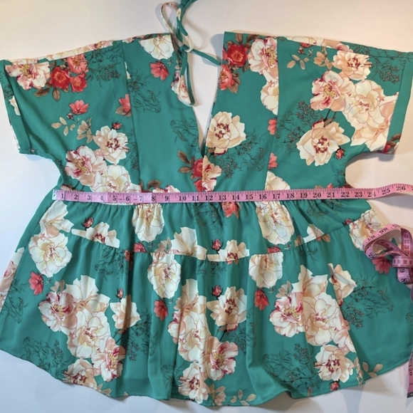 Beautiful Ladies Teal Floral Entro Baby Doll Blouse V neck front/back Size Large - Picture 7 of 8
